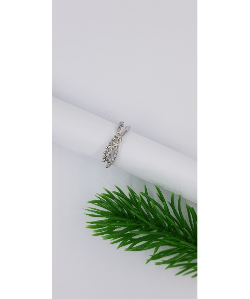 Elegant Cross Foliage Ring